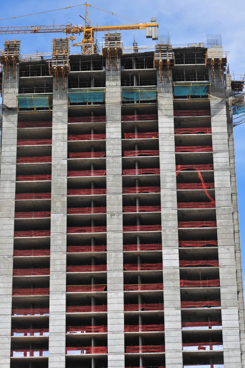 Construcción;construcción,industria de la construcción,obra,arquitectura,industria,grúa,maquinaria de construcción,estructura construida,edificio,actividad,exterior del edificio,hormigón,acero,desarrollo,al aire libre,trabajar,