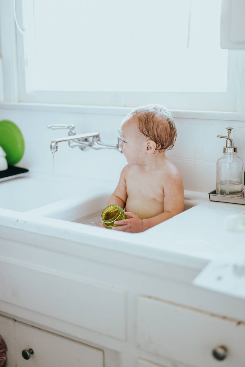 cute, baby, bath, bathtub, water, hygiene, cleaning, soap, towel, washing, infant, toddler, splashing, happy, adorable, joy, relaxation, peaceful, motherhood, childhood, parenting, innocence, playtime, care, bubbly, freshness, 