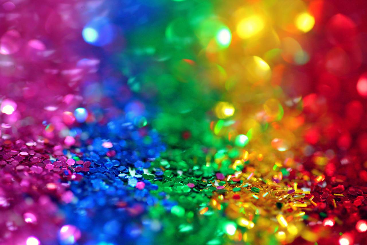 orgullo gay, LGBTQ, comunidad, bandera del arcoíris, diversidad, igualdad, aceptación, amor, apoyo, activismo, derechos, celebración, libertad, identidad, cultura, justicia social, inclusión, solidaridad, protesta, desfile, colores, derechos humanos, interseccionalidad, movimiento, visibilidad,