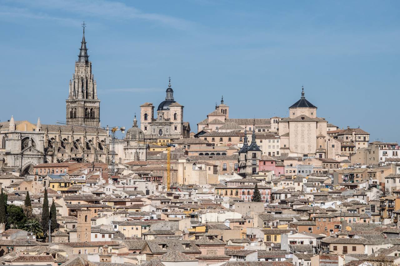 Toledo, Spain, Cityscape, Historical architecture, UNESCO World Heritage, Medieval city, El Greco, Tagus River, Alc?zar of Toledo, Cathedral of Toledo, Moorish influence, Jewish Quarter, Spanish culture, Ancient city, Toledo skyline, Castilla-La Mancha, Urban panorama, Cultural heritage, Spanish history, Narrow streets, Spanish landmarks, Plaza de Zocodover, Toledo at dusk, City walls, European travel, 