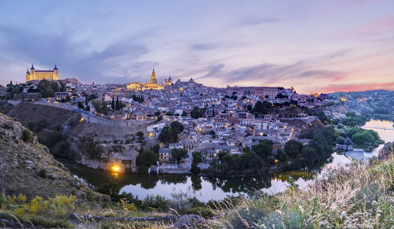 Toledo, Spain, Cityscape, Historical architecture, UNESCO World Heritage, Medieval city, El Greco, Tagus River, Alc?zar of Toledo, Cathedral of Toledo, Moorish influence, Jewish Quarter, Spanish culture, Ancient city, Toledo skyline, Castilla-La Mancha, Urban panorama, Cultural heritage, Spanish history, Narrow streets, Spanish landmarks, Plaza de Zocodover, Toledo at dusk, City walls, European travel, night, 