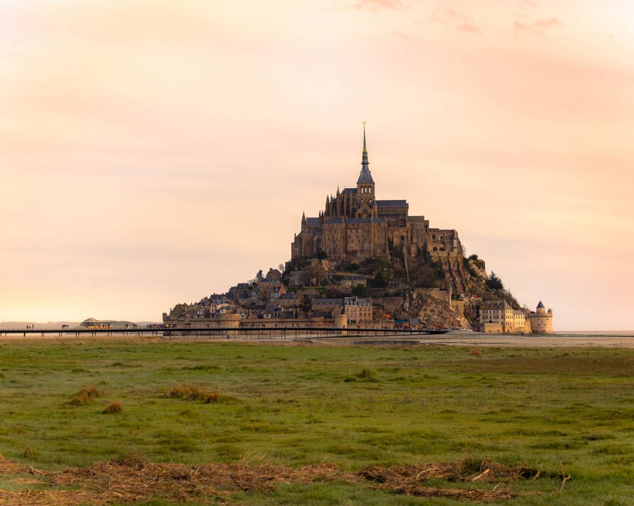 normandía, francia, arquitectura, abadía, europa, turismo, mont, iglesia, monasterio, castillo, michel, punto de referencia, isla, paisaje, viajes, catedral, francés, bretaña, mar, santo, pueblo, religión, medieval, fortificación, fortaleza, góticas, rock, saint-michel, marea, unesco, montar, patrimonio, bretagne, históricas, s t, fuerte, ciudad, miguel, turista, mont saint-michel, naturaleza, atracción, famoso, cielos, costa, agua, mont saint michel vacaciones, mont-saint-michel, histórico,