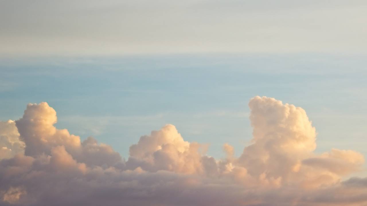 clouds,nature,cloud,sky,blue,weather,day,outdoors,summer,backgrounds,stratosphere,overcast,heaven,cumulus cloud,sunset,space,beauty in nature,sun,sunlight,climate,fluffy,yellow,dusk,meteorology, 