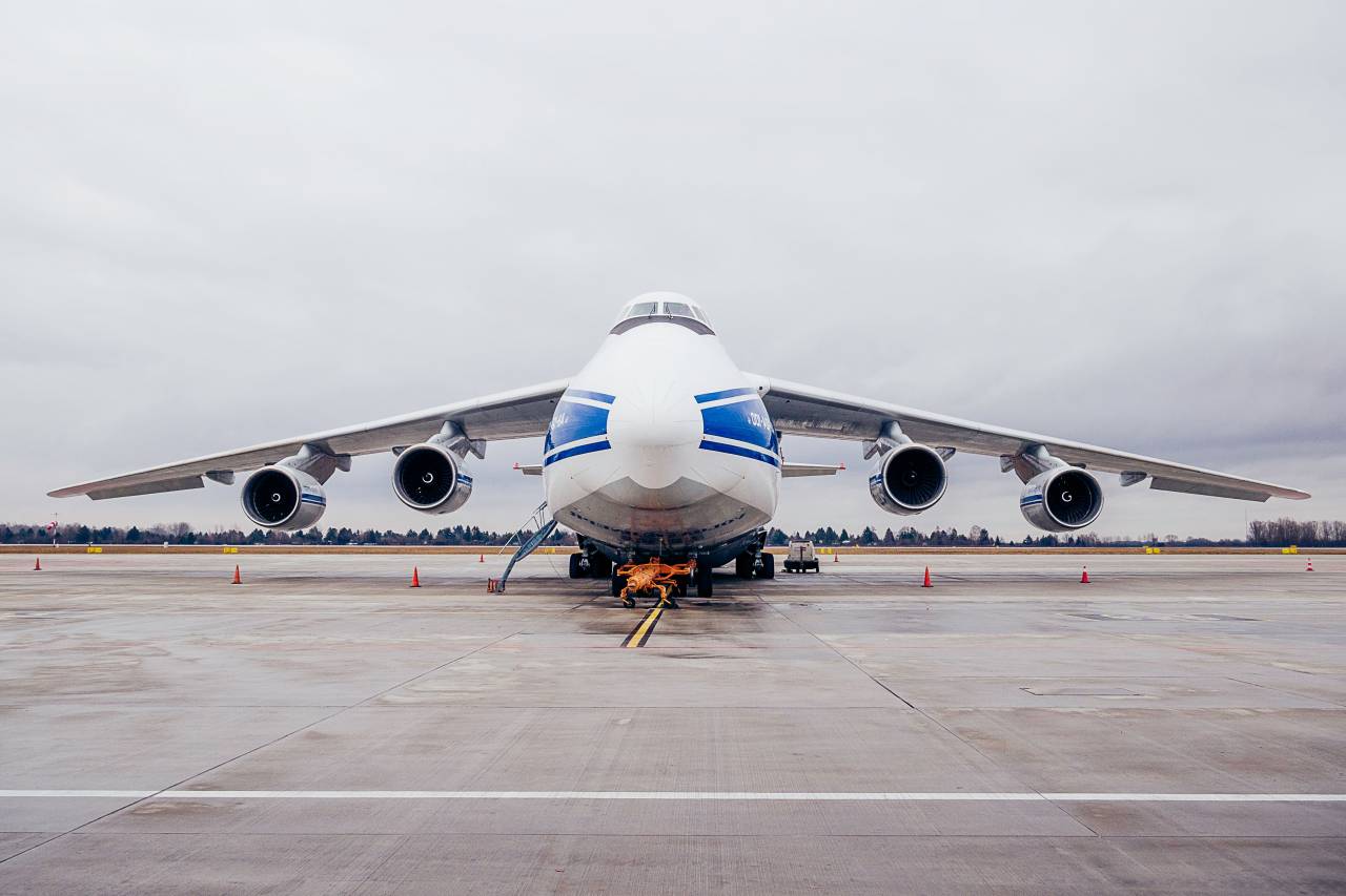 airplane, travel, adventure, plane, vacation, trip, transportation, vehicle, flight, clouds, sky, runway, landing
, 