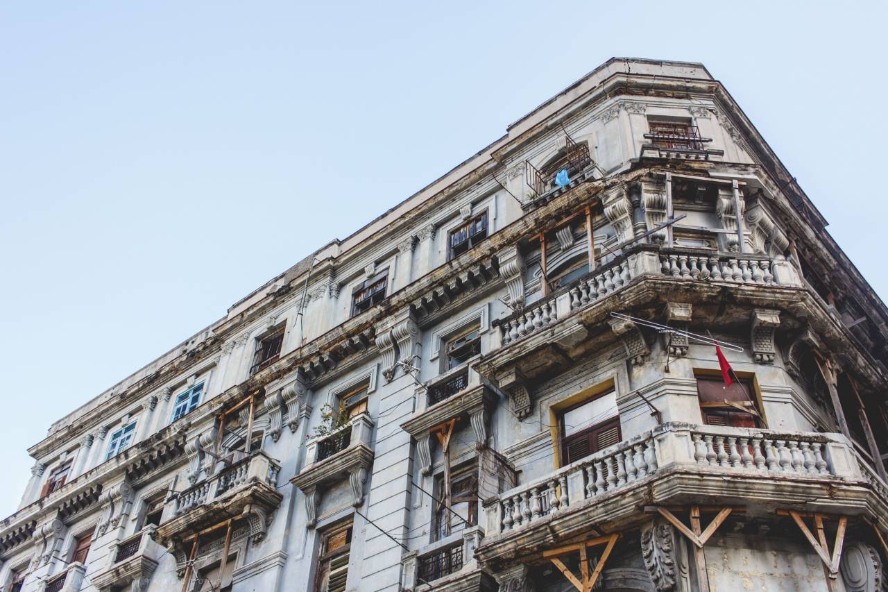 Arquitectura, edificio, infraestructura, estructura, establecimiento, apartamento, ventanas, nubes, cielo,