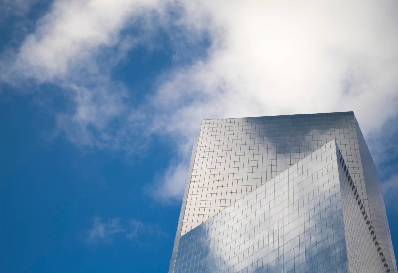Arquitectura, edificio, infraestructura, estructura, establecimiento, vidrio, ventanas, nubes, cielo,