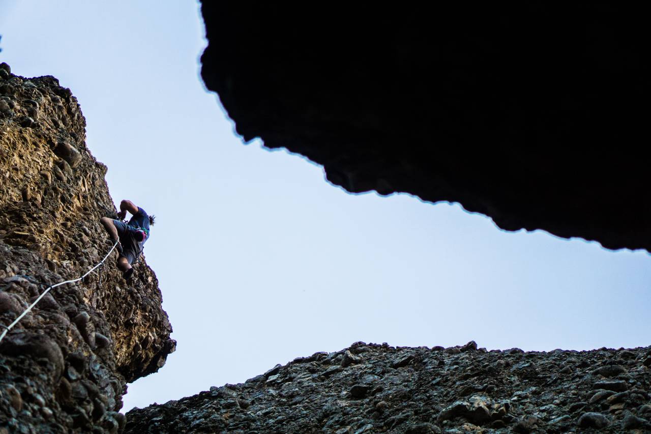 Azul, cielo, colina, roca, acantilado, gente, hombre, escalada, rappel, aventura, al aire libre, deporte, cuerda,