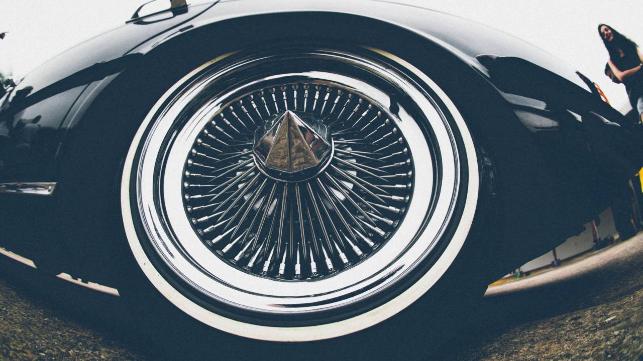 Coche, vehículo, transporte, viajes, aventuras, neumáticos, plata, negro, brillante,