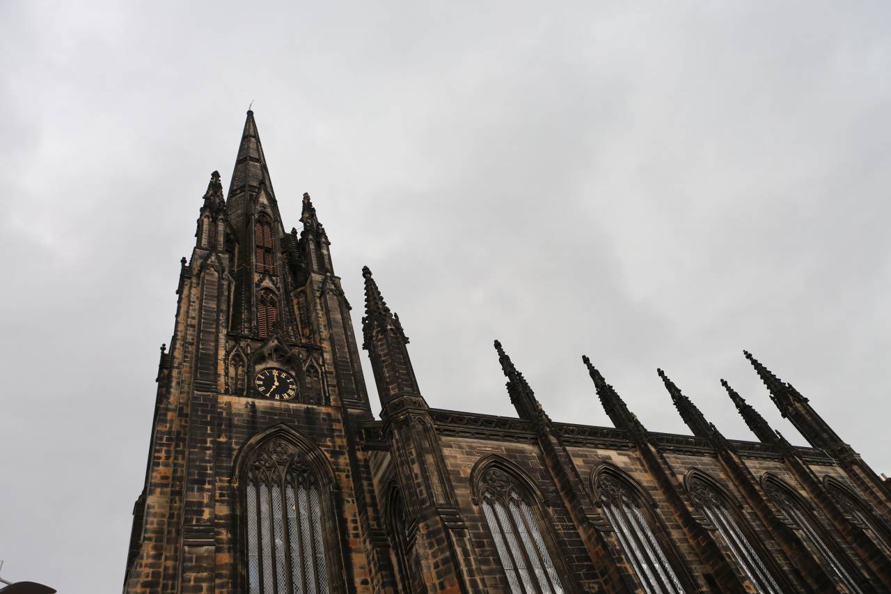 Iglesia, arquitectura, reloj, cielo, tormenta, nubes, nublado, gris, religión,