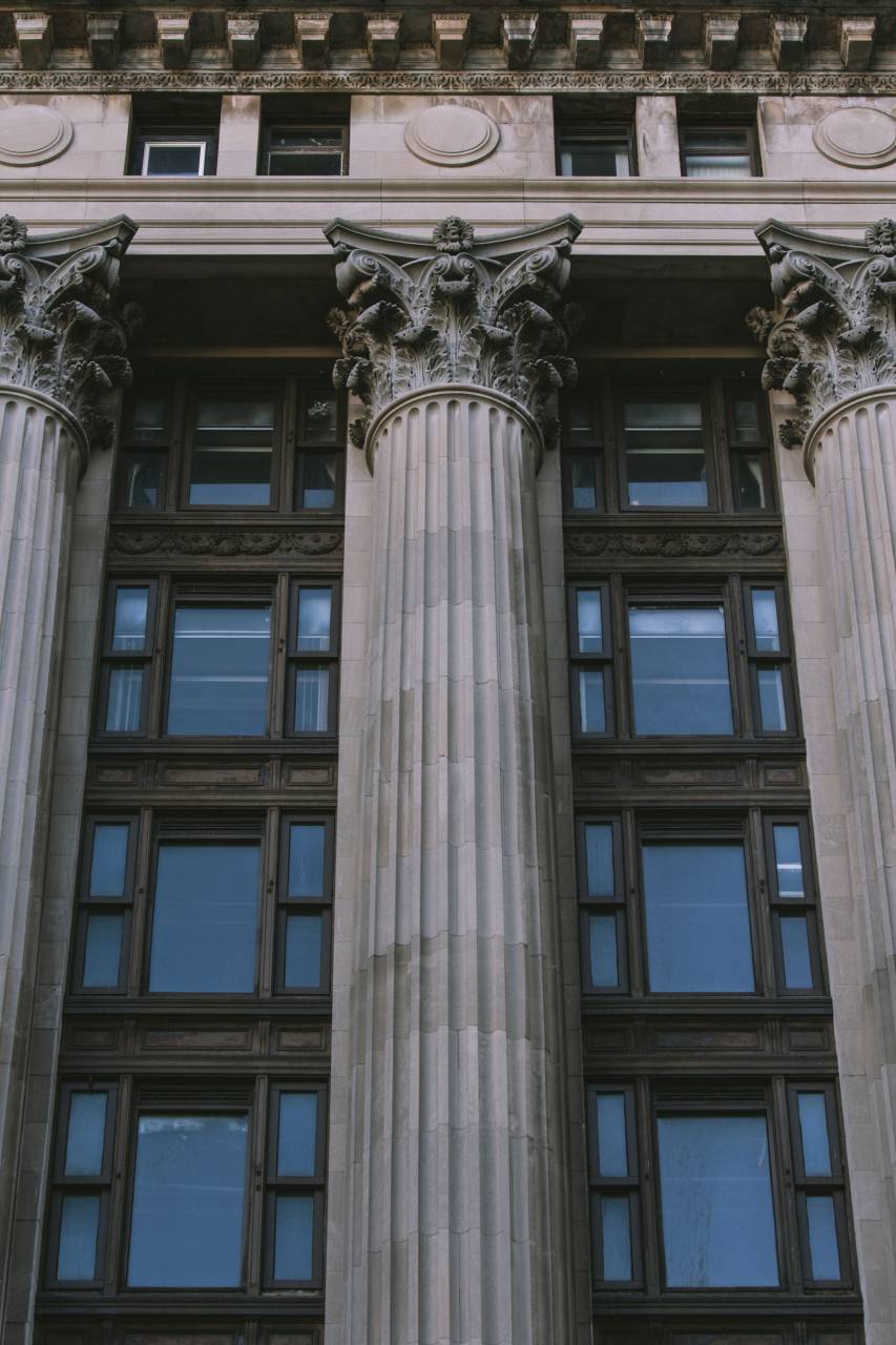 exterior, columnas, ciudad, edificio, ornamentado, fachada, clásico, ventanas, arquitectura, hito, centro de la ciudad, pilar, romano, decoración,