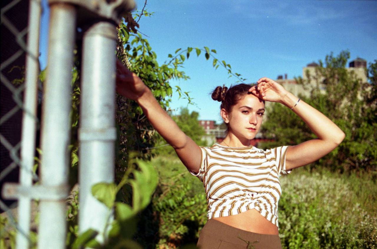 girl, outdoors, hipster, urban, woman, model, pose, day, fence, field, fashion, lifestyle, young, female, person, outside, casual
, 