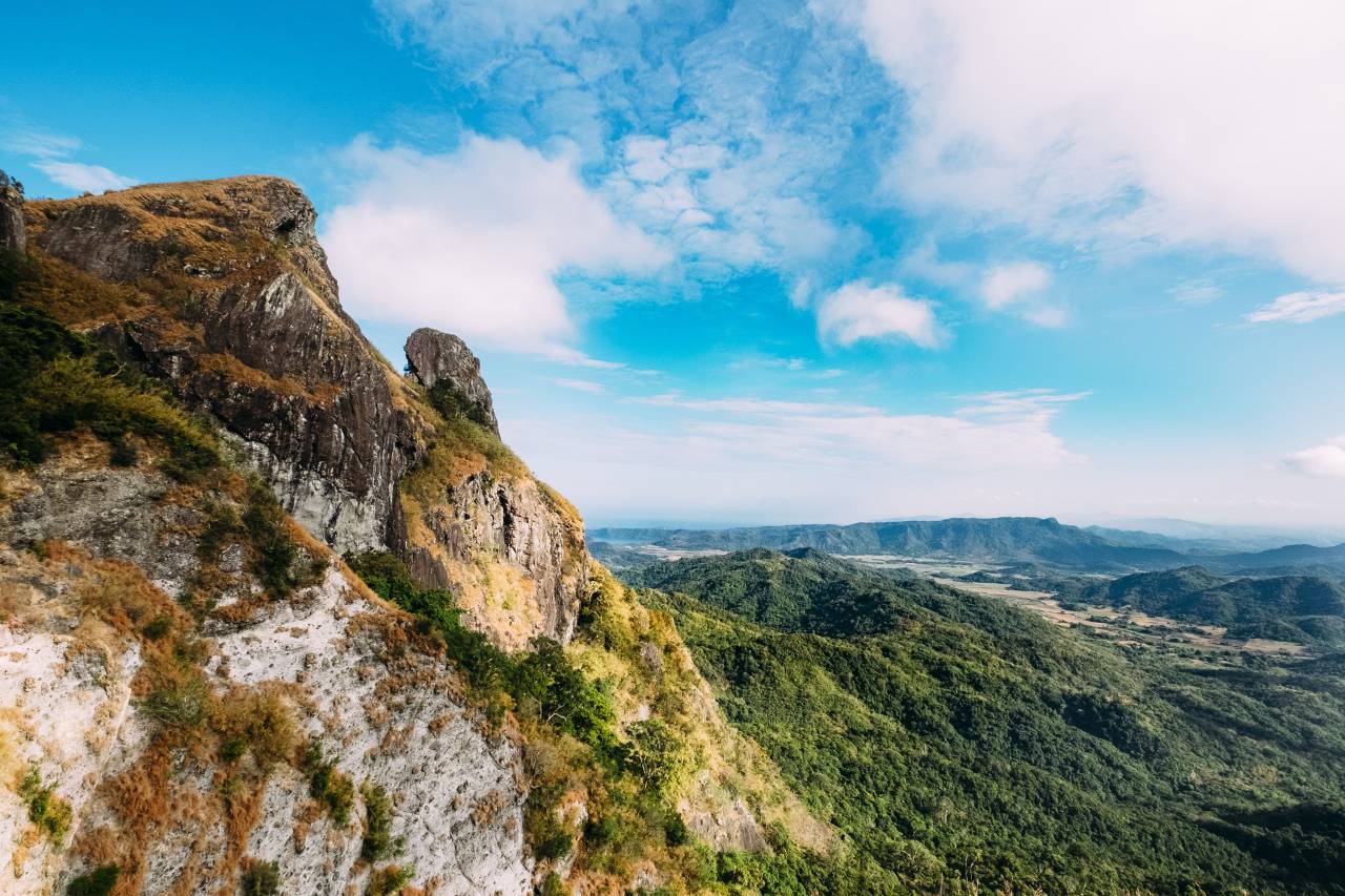 Paisaje, vista, naturaleza, verde, pasto, montaña, tierras altas, árboles, cielo, nubes,