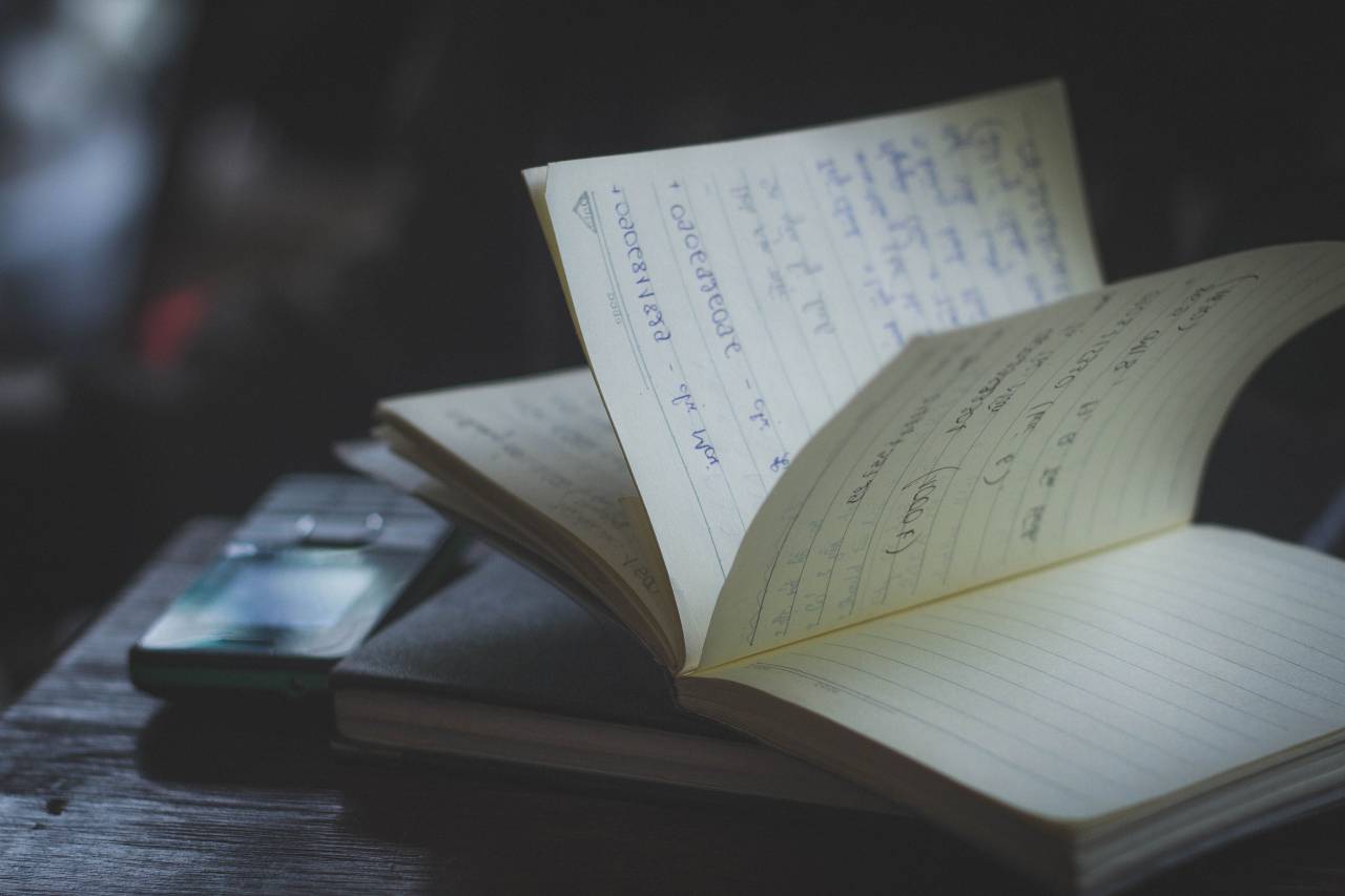 Cuaderno, escritura, móvil, teléfono, estudio, escritorio, estudio,