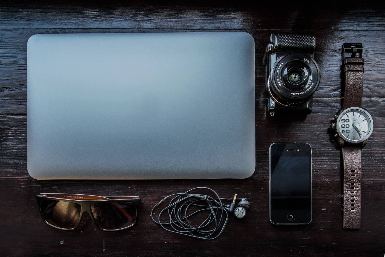 objects, watch, camera, iphone, headphones, earbuds, sunglasses, laptop, computer, technology, accessories, mobile
, 