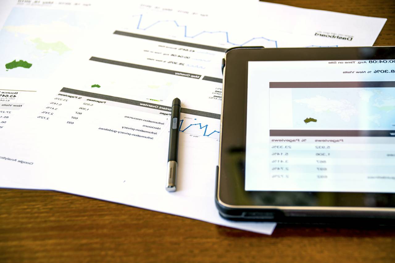 office, work, workspace, business, desk, table, gadgets, tablet, electronic, pen, reports, graphs, statistics, meeting
, 
