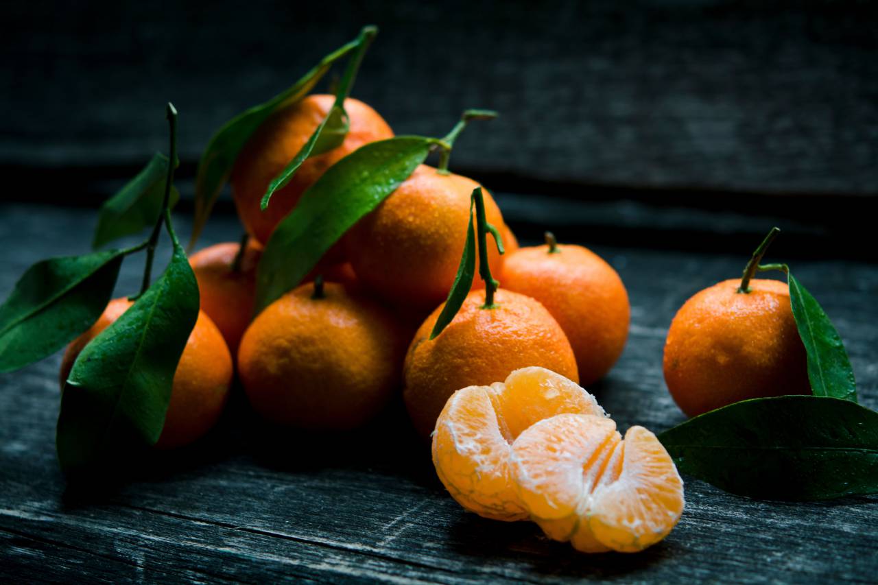 orange, fruit, healthy, food, vitamin, green, leaf, wooden, table
, 