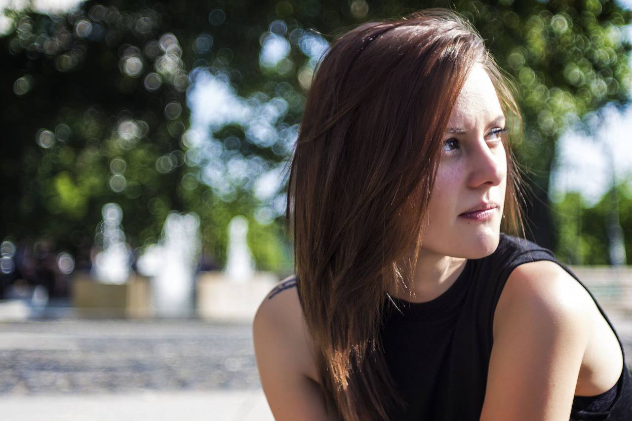 people, girl, lady, beauty, bokeh, waiting, sunny, day
, 