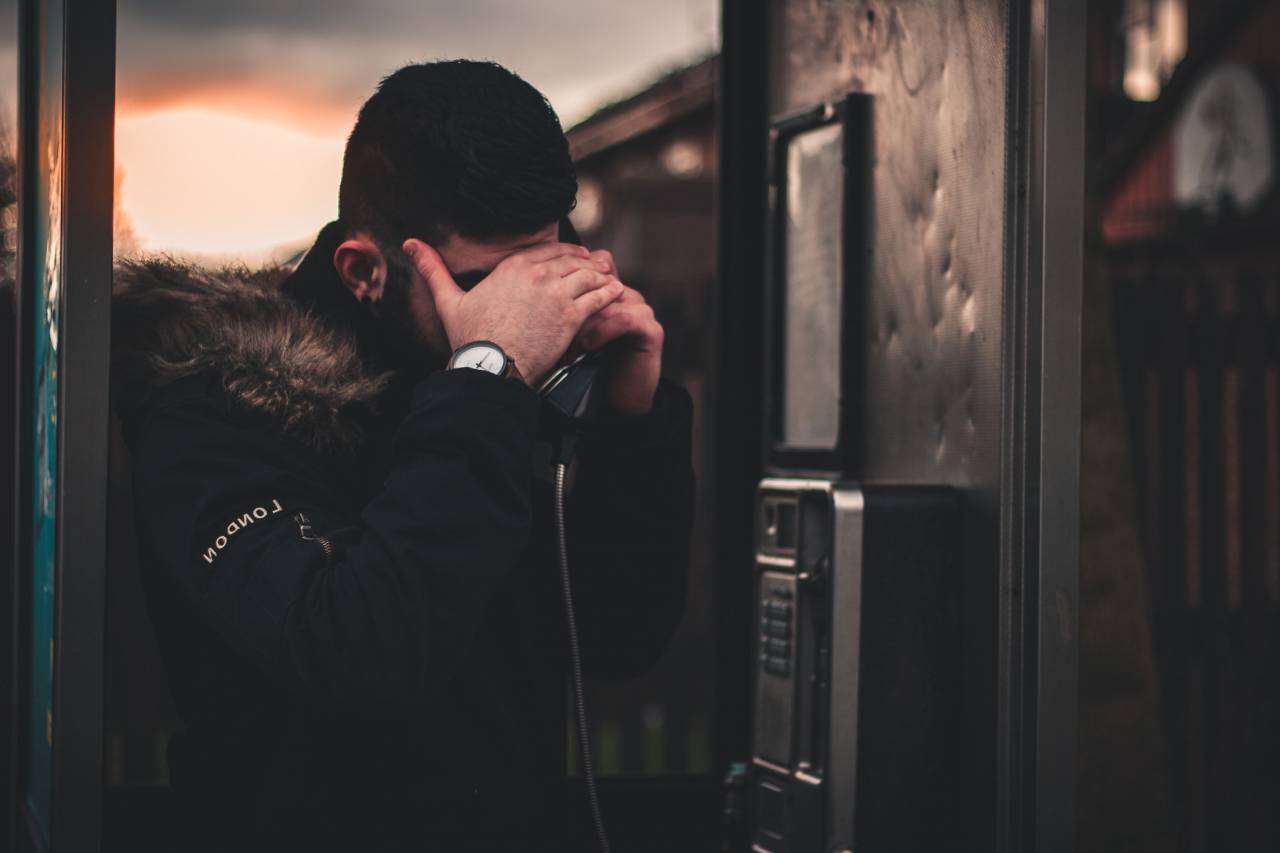 private, phone, call, man, person, male, people, hand, cover, phonebooth, telephone, retro, payphone
, 