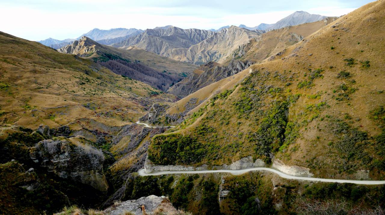 escénico, montaña, paisaje, naturaleza, al aire libre, viajar, explorar, nubes, carretera, viaje, cañón, rocoso, cielo,
