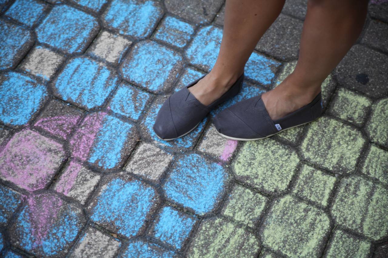 zapatos, toms, piso, color, ladrillos, gente, hombre, pintar,