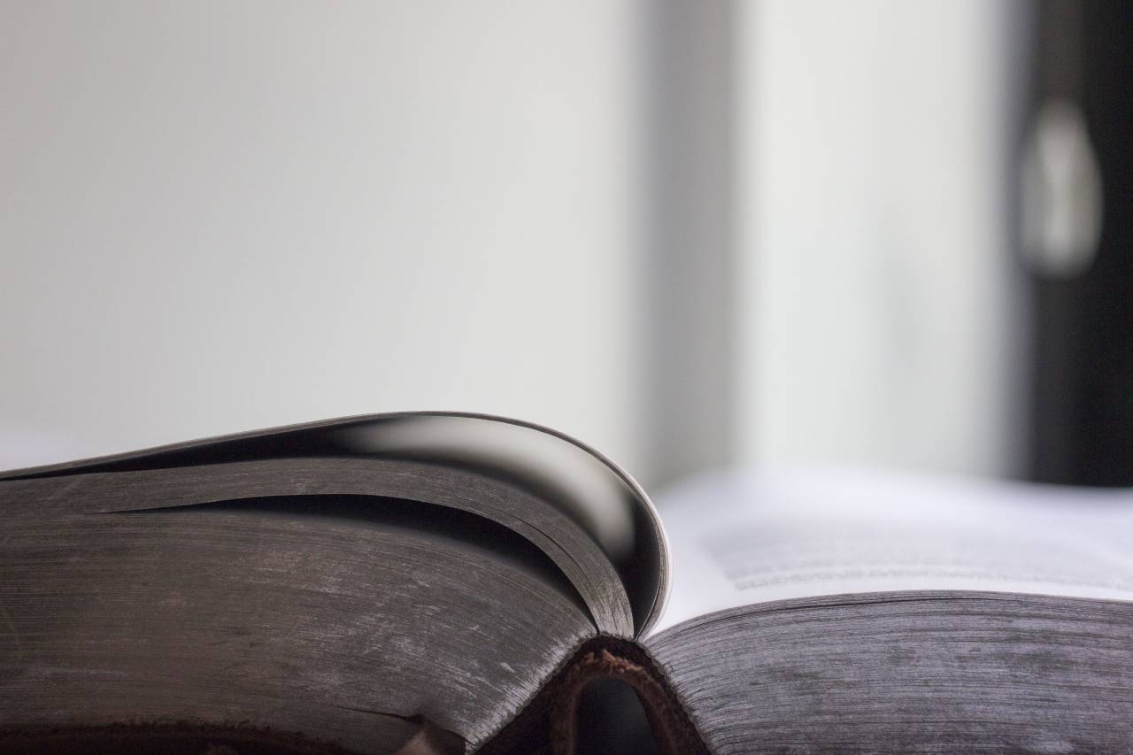 still, items, things, book, pages, open, leaves, read, lines, bokeh, white
, 