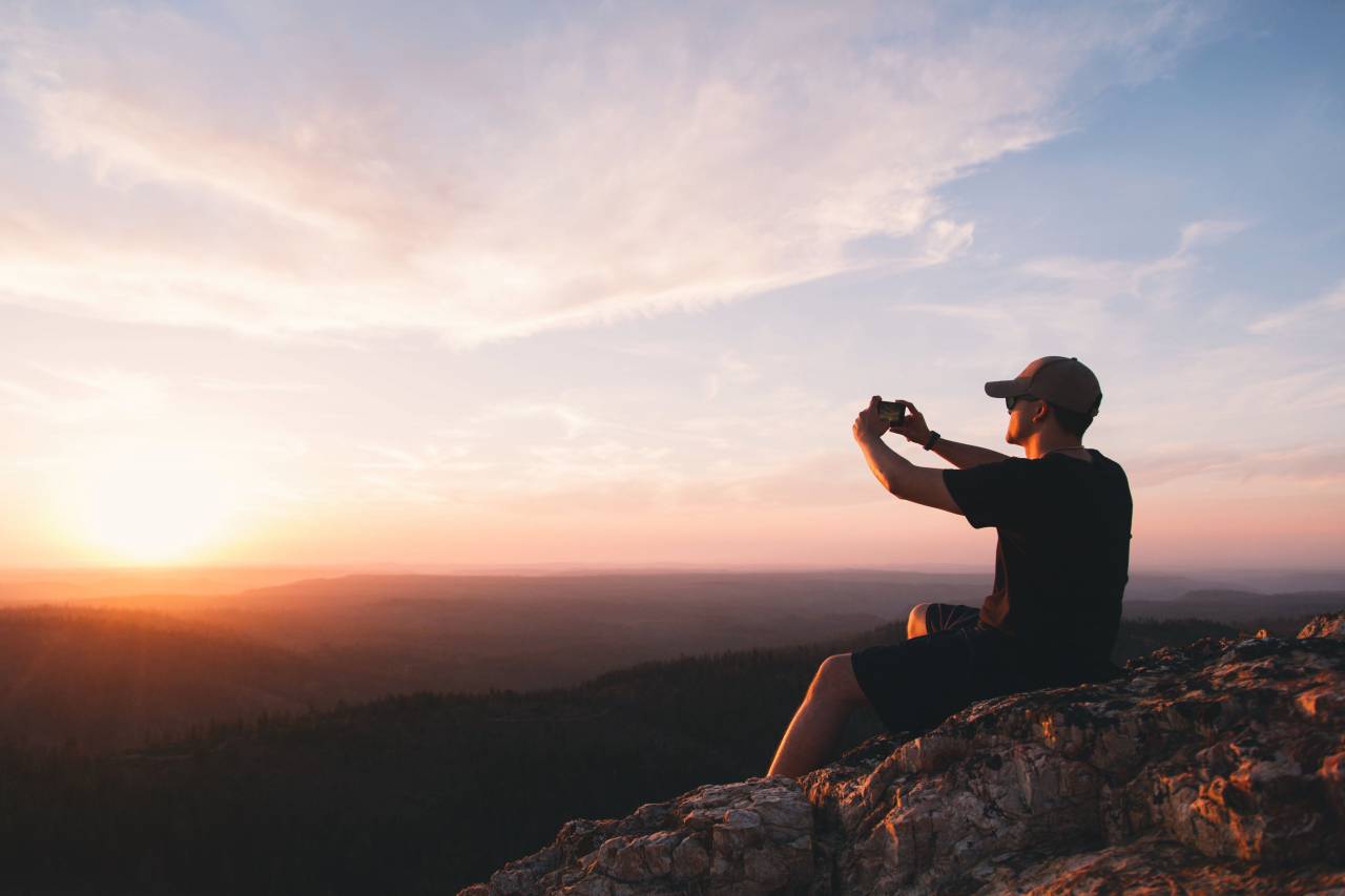 amanecer, puesta de sol, montaña, tierras altas, vista, valle, paisaje, naturaleza, viajes, al aire libre, colina, cumbre, cielo, gente, hombre, chico, fotógrafo, cámara, viajes, al aire libre,