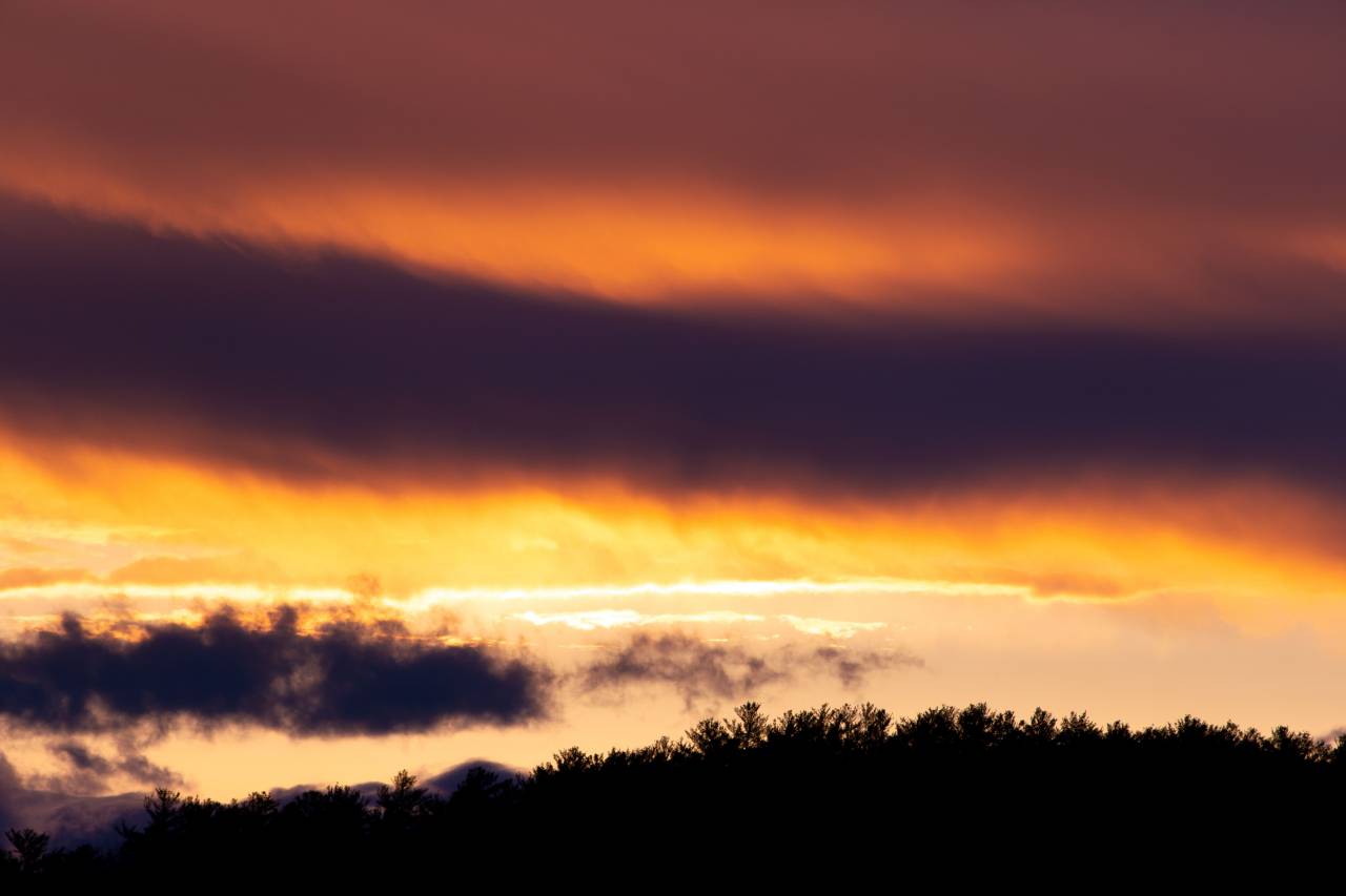 puesta de sol, nubes, árboles, silueta, naturaleza, al aire libre, anochecer, luz del sol, cielo, cálido, escénico, bosque, resplandor,
