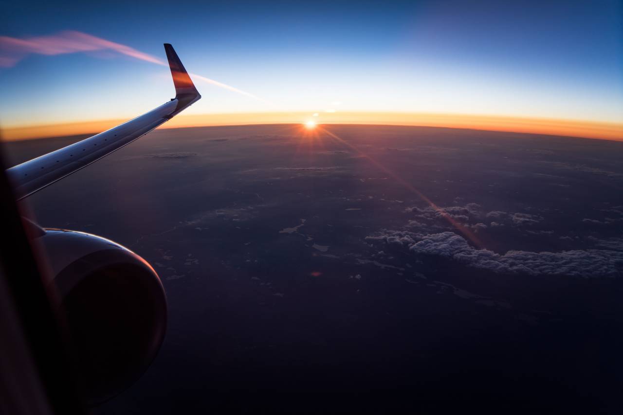 tecnología, avión, alas, turbina, motor, transporte, naturaleza, cielo, horizonte, nubes, sol, solar, llamarada, aéreo, ligero, fugas, mosca, viaje,