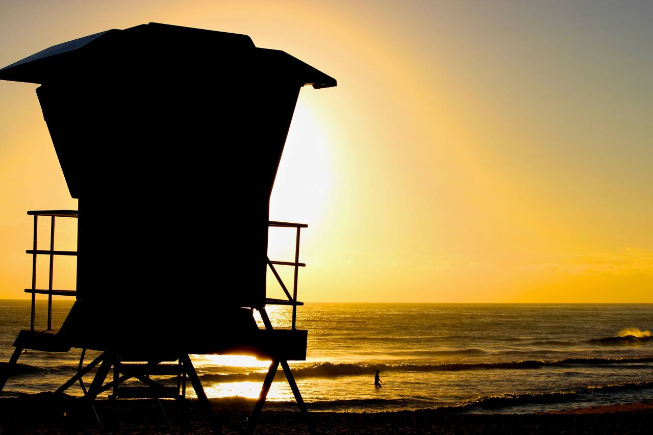 tower, ocean, beach, lifeguard, hut, silhouette, sunset, water, waves, surf, landmark, coast, dark, outdoor, recreation, building, sand, dusk
, 