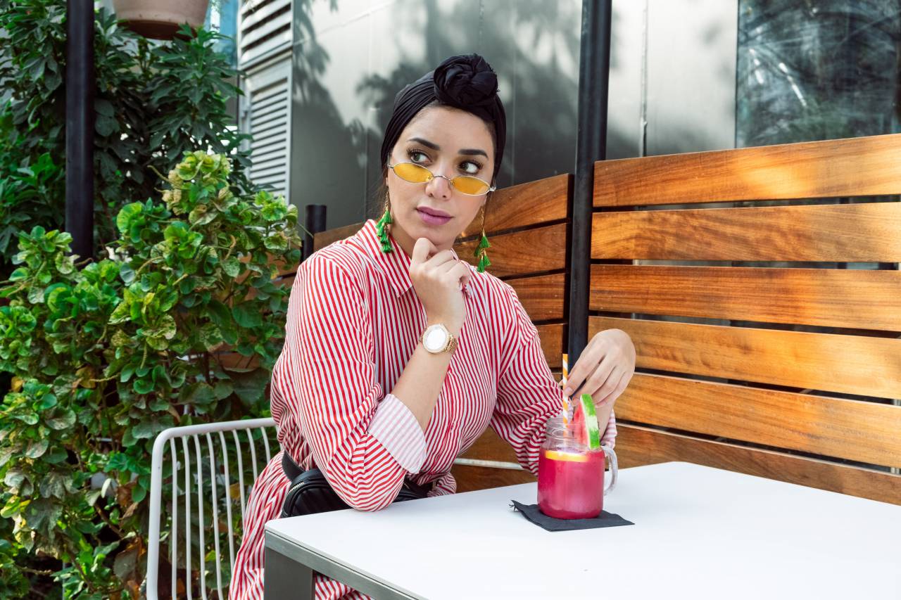 mujer, rosa, beber, gafas de sol, moda, modelo, reloj, niña, hembra, atractivo, pensamiento, hermosa, paja, jar,