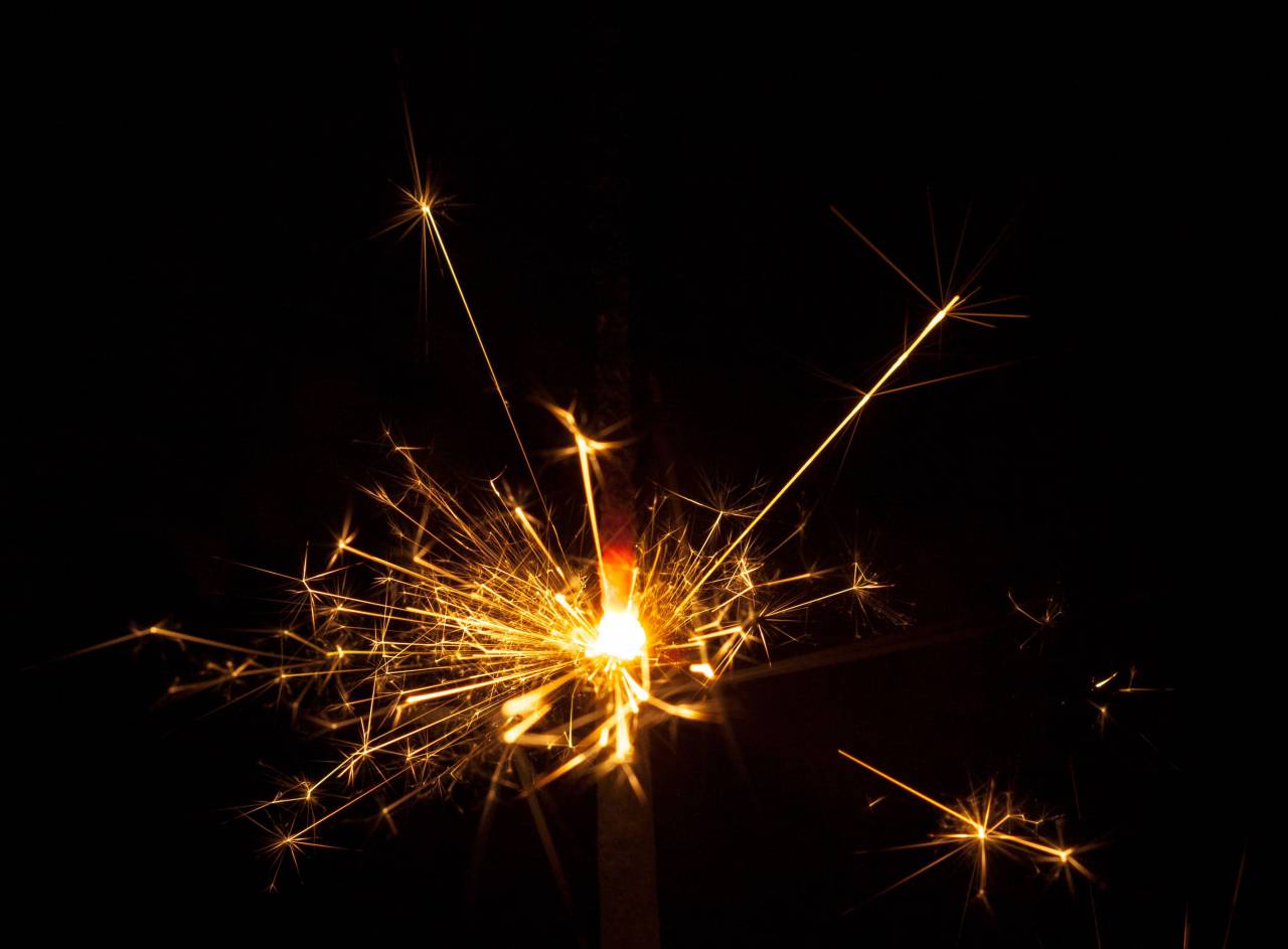 Brillo iluminado, Fondo negro, Superposición, Celebración, Luz, Festivo, Objeto, bengala, bengala, iluminado, brillante, nadie, nadie, pirotecnia,