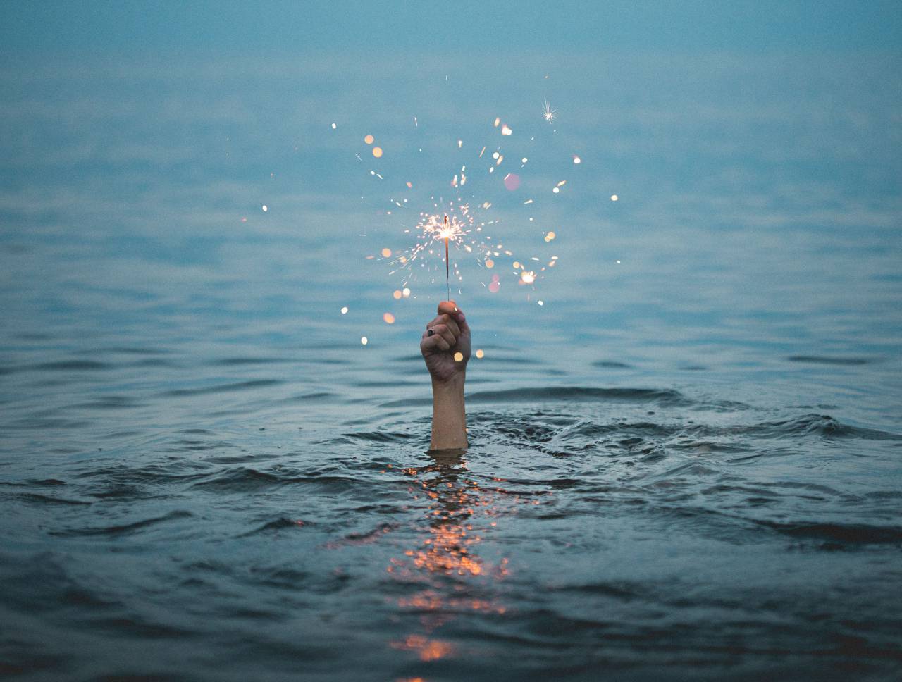 decoration, shiny, background, shinning, beautiful, illumination, glowing, bokeh, backdrop, new year, christmas, home, vintage, sparkle, seasonal, lit, illuminated, copy space, celebration, shine, glittering, greeting, celebrate, night, bright, vibrant, flare, highlights, december, festive, one person, handsome, 