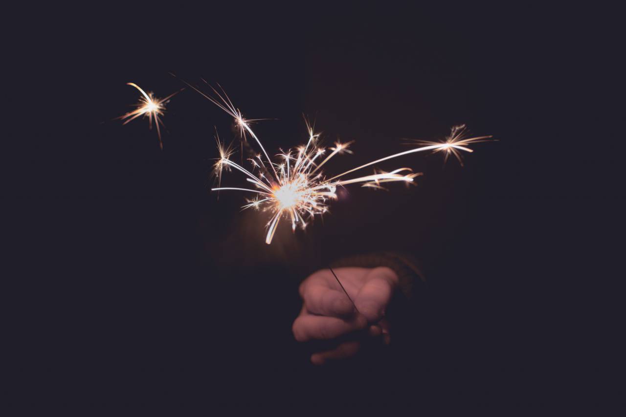 decoration, shiny, background, shinning, beautiful, illumination, glowing, bokeh, backdrop, new year, christmas, home, vintage, sparkle, seasonal, lit, illuminated, copy space, celebration, shine, glittering, greeting, celebrate, night, bright, vibrant, flare, highlights, december, festive, one person, handsome, 