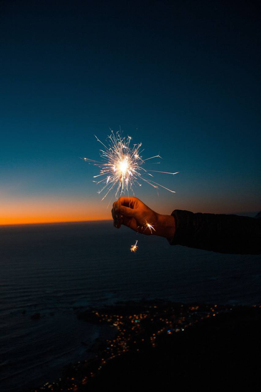 decoration, shiny, background, shinning, beautiful, illumination, glowing, bokeh, backdrop, new year, christmas, home, vintage, sparkle, seasonal, lit, illuminated, copy space, celebration, shine, glittering, greeting, celebrate, night, bright, vibrant, flare, highlights, december, festive, one person, handsome, 