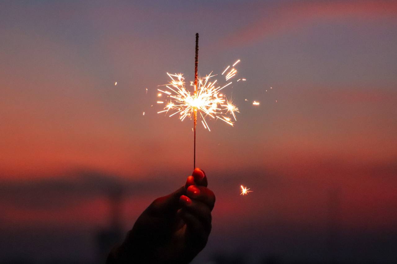 decoration, shiny, background, shinning, beautiful, illumination, glowing, bokeh, backdrop, new year, christmas, home, vintage, sparkle, seasonal, lit, illuminated, copy space, celebration, shine, glittering, greeting, celebrate, night, bright, vibrant, flare, highlights, december, festive, one person, handsome, 