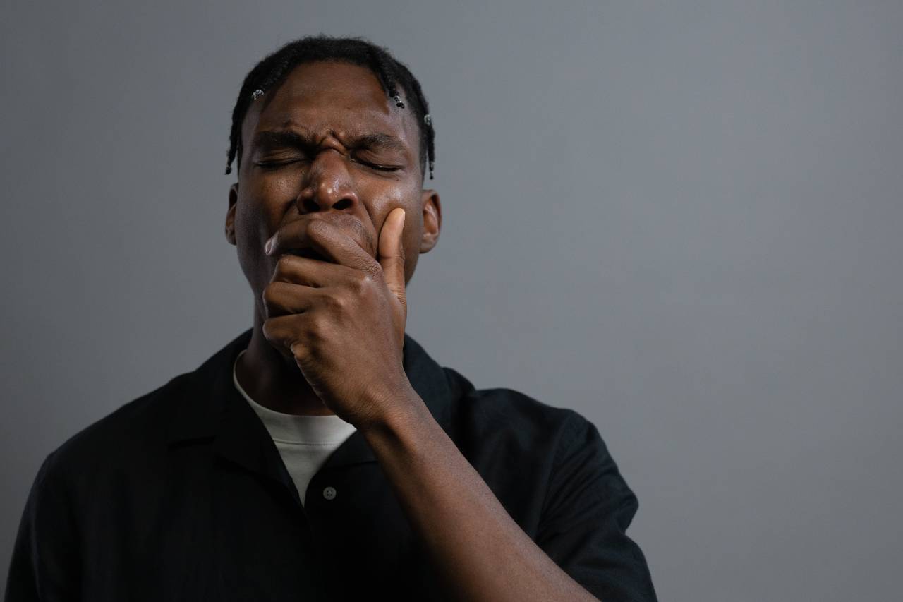 Portrait, Man, Yawning, Tired, Fatigue, Sleepy, Exhaustion, Sleepiness, Open mouth, Drowsiness, Stretching, Facial expression, Boredom, Weariness, Facial features, Wakefulness, Rest, Lack of energy, Human face, Exhausted, Jaw stretch, Tension, Indoor, Expressive, Yawn reflex, 