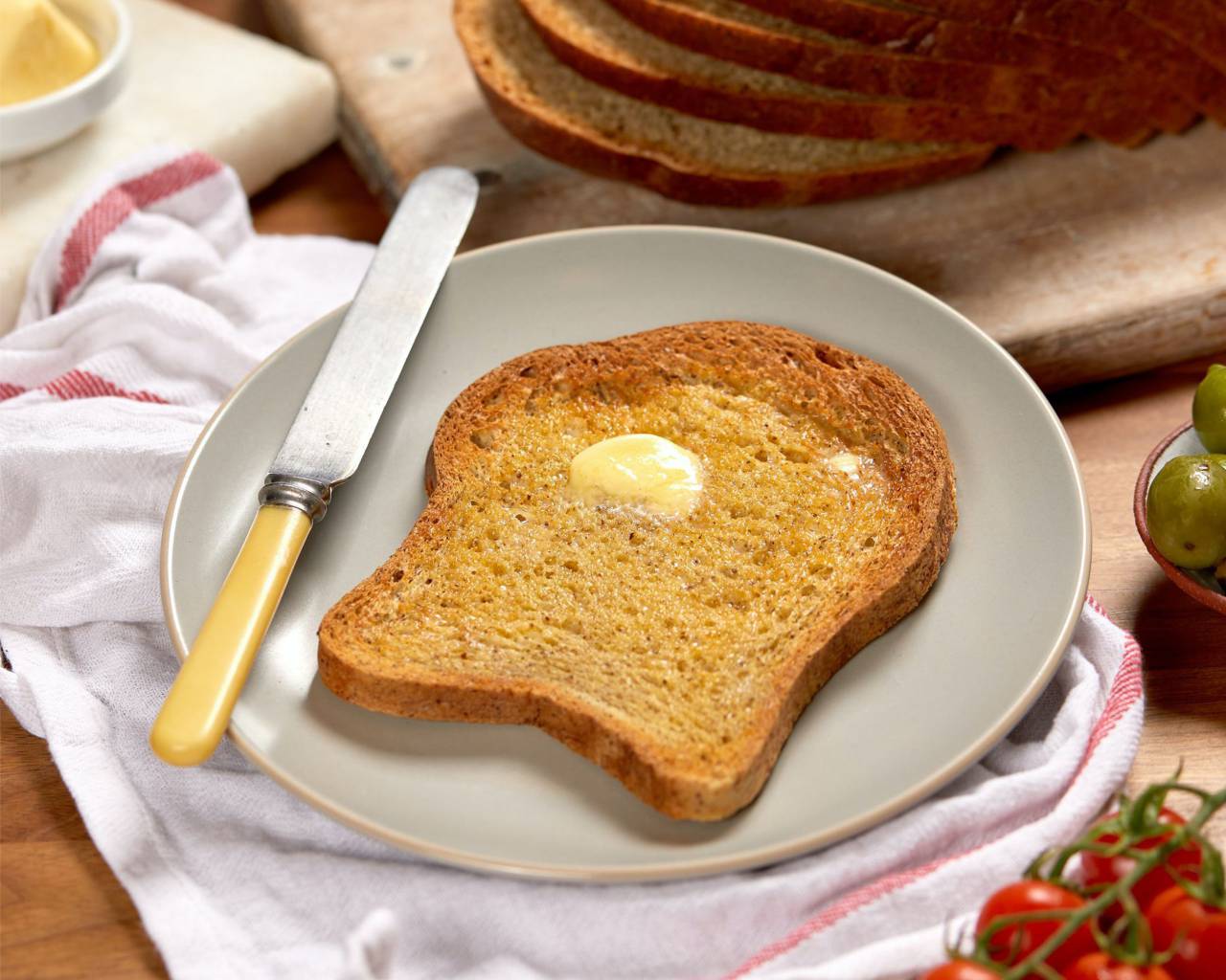 breakfast, bread, food, toast, meal, snack, delicious, lunch, background, healthy, morning, fresh, tasty, ingredient, toasted, dish, traditional, diet, slice, nobody, bakery, lifestyle, butter, 