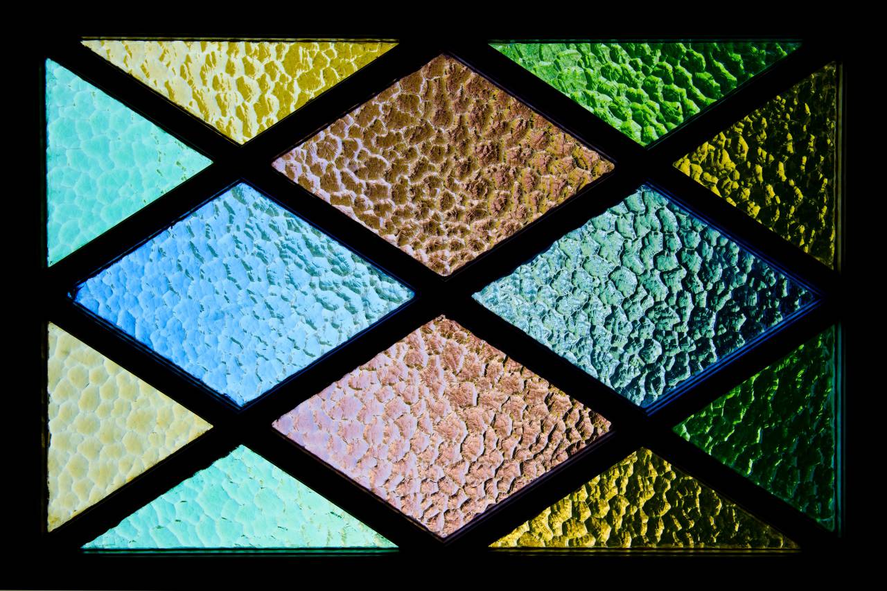 stained glass;Window,pattern,backgrounds,window,glass,material,multi colored,abstract,decoration,blue,yellow,vibrant color,architecture,indoors,bright,shape,modern, 