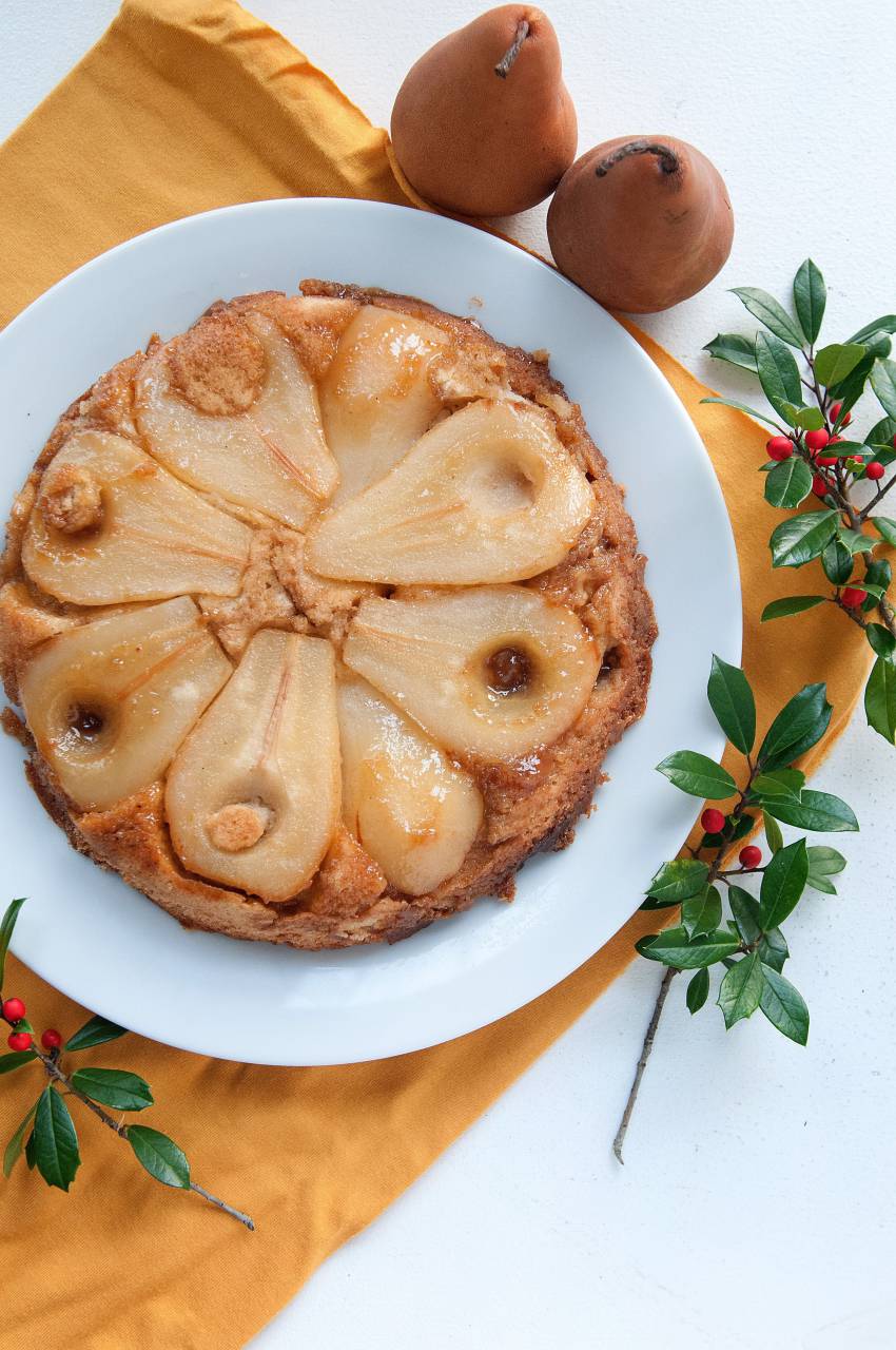 pie,food,dessert,sweet food,freshness,fruit,gourmet,close-up,plate,meal,baked,leaf,refreshment,table,backgrounds,sweet pie,snack, 