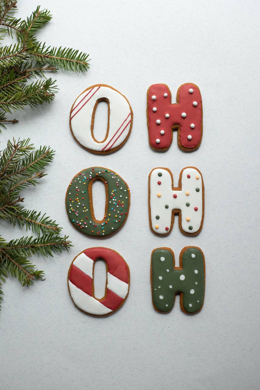 decoration, food, christmas, holiday, gingerbread, sweet, celebration, homemade, traditional, winter, dessert, xmas, background, cookie, festive, snack, biscuit, baked, new, pastry, icing, year, snowflake, star, party, merry, object, white, tree, december, isolated, happy, shape, ginger, ornament, gift, bakery, sugar, cooking, tasty, cookies, decorated, cake, table, man, view, handmade, delicious, confectionery, top, 