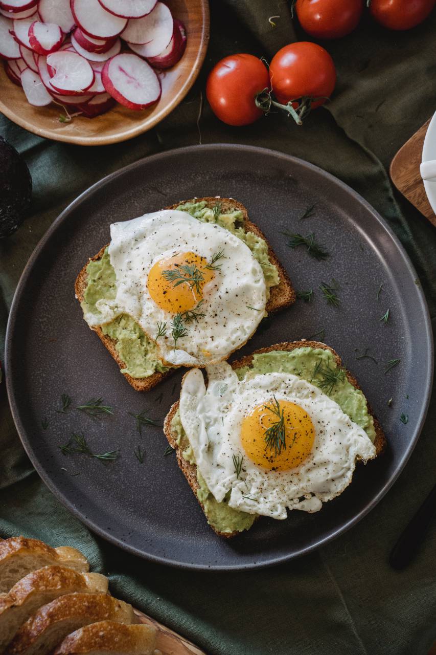 vegetal, pan, aguacate, comida, saludable, desayuno, tostadas, verde, sándwich, orgánico, almuerzo, merienda, fresco, vegetariano, comida, fondo, dieta, aperitivo, gourmet, rebanada, salud, casero, crudo, comer, sabroso, Pimiento, ensalada, rústico, primer plano, mesa, natural, vista superior, frescura, en rodajas, simple, delicioso, cocina,
