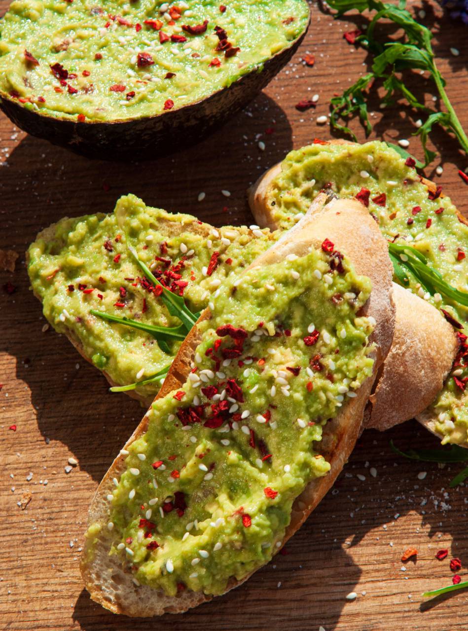 vegetal, pan, aguacate, comida, saludable, desayuno, tostadas, verde, sándwich, orgánico, almuerzo, merienda, fresco, vegetariano, comida, fondo, dieta, aperitivo, gourmet, rebanada, salud, casero, crudo, comer, sabroso, Pimiento, ensalada, rústico, primer plano, mesa, natural, vista superior, frescura, en rodajas, simple, delicioso, cocina,