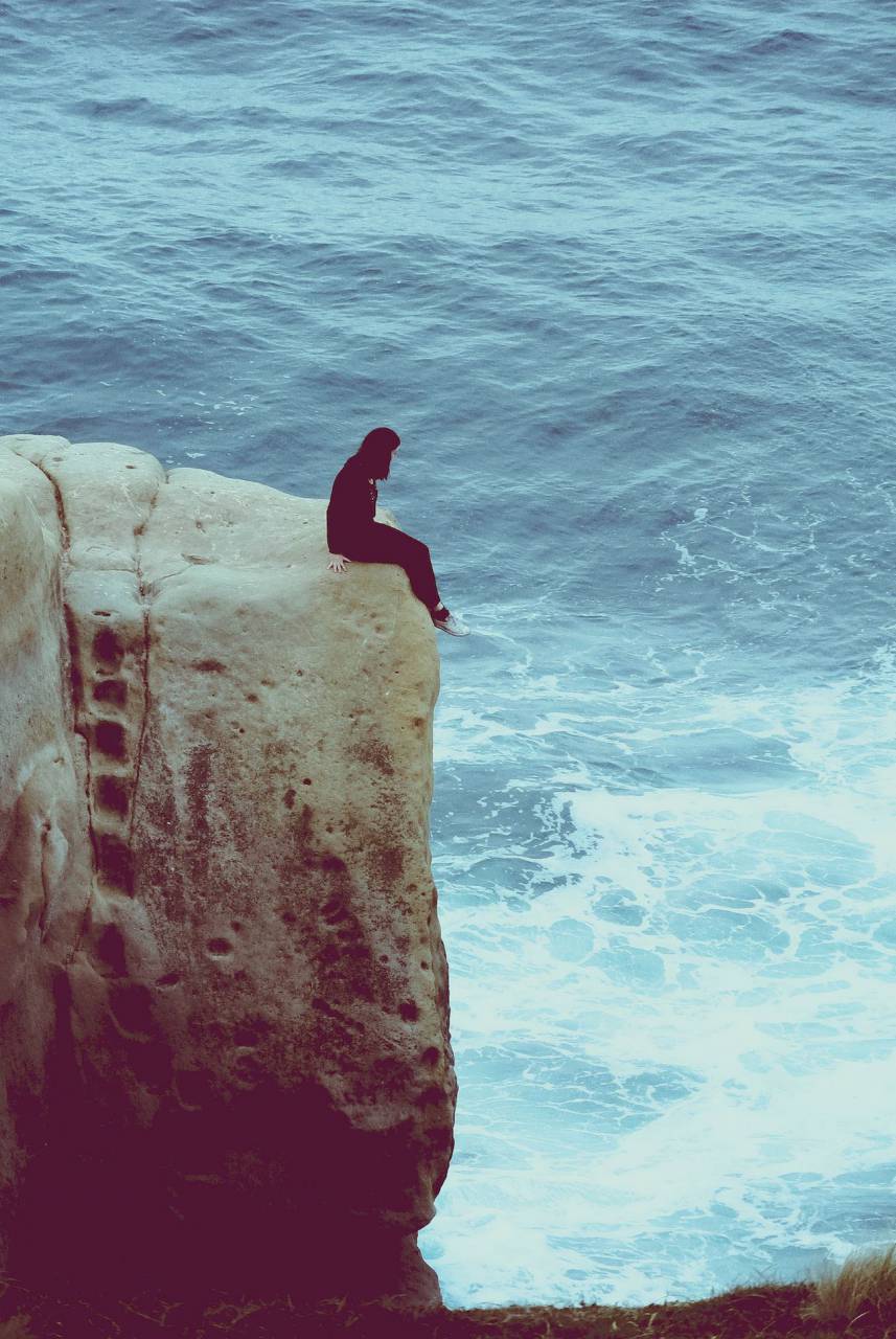 natureza, água, batendo, ondas, oceano, azul, mar, penhasco, rochas, borda, pessoas, millenials,
