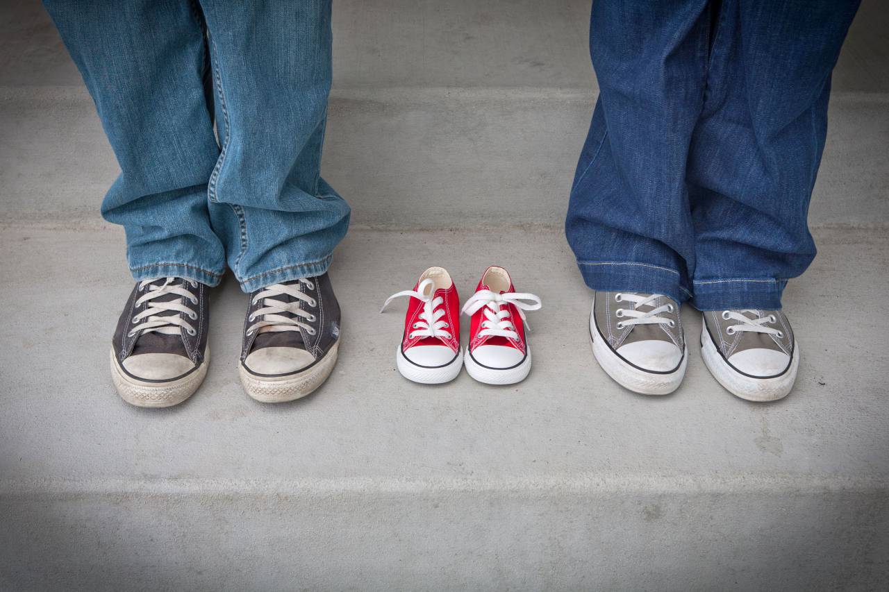 people, body, anatomy, limbs, legs, feet, sneakers, shoes, couple, baby, jeans, concrete, stairs, steps, family
, 
