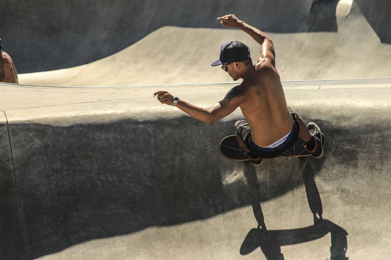 people, man, skate, board, sport, hobby, vans, wheels, feet, shoes
, 