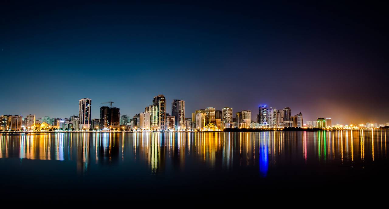 mar, agua, líquido, profundo, edificio, establecimiento, infraestructura, arquitectura, torre, ciudad, urbano, gente, grúa, arco iris, cielo, azul, colores,