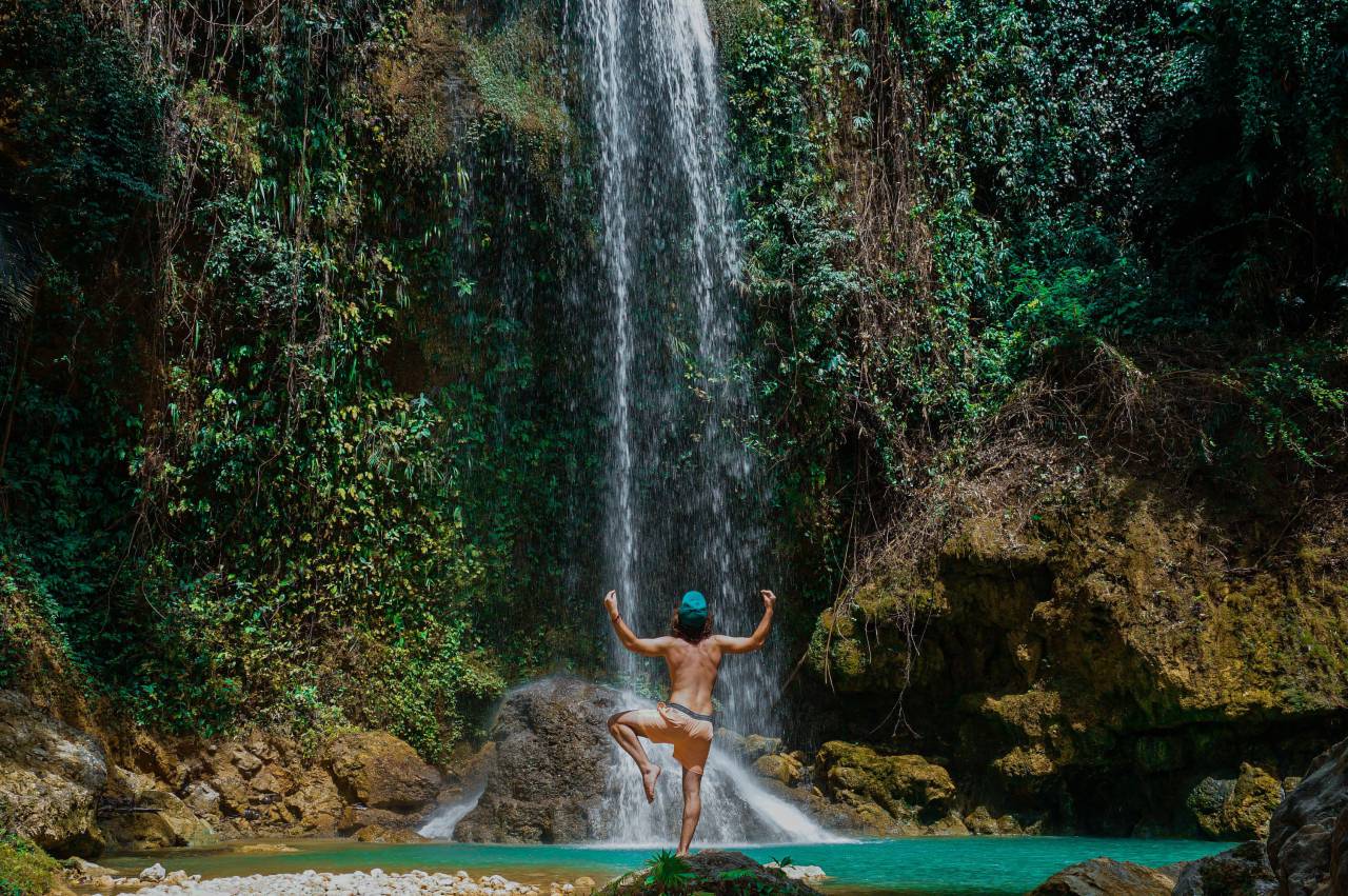 cascadas, verde, césped, árboles, plantas, rocas, naturaleza, al aire libre, gente, hombre, chico, natación,
