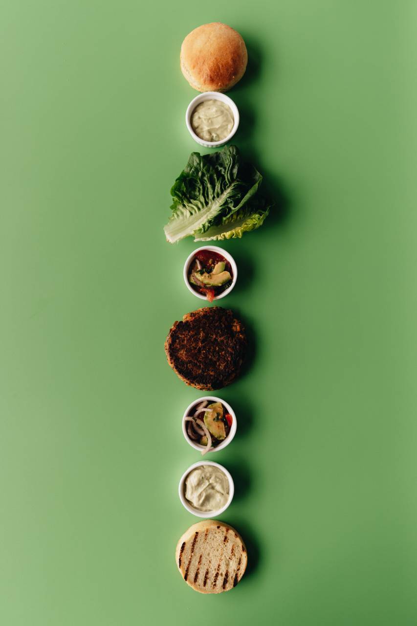 food, bun, burger, lettuce, hamburger, bread, tomato, sandwich, onion, background, isolated, meal, cheese, beef, salad, white, grilled, fresh, meat, ingredient, snack, cheeseburger, sesame, fastfood, fast, menu, classic, steak, american, cucumber, vegetable, bacon, sauce, gourmet, float, red, ham, roasted, ingredients, delicious, design, fly, cheddar, lunch, creative, ketchup, unhealthy, vertical, big, floating, 