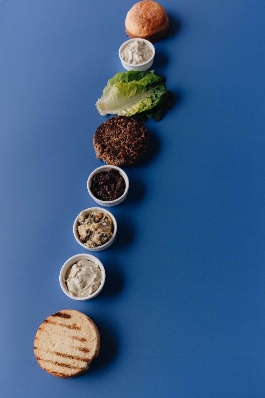 food, bun, burger, lettuce, hamburger, bread, tomato, sandwich, onion, background, isolated, meal, cheese, beef, salad, white, grilled, fresh, meat, ingredient, snack, cheeseburger, sesame, fastfood, fast, menu, classic, steak, american, cucumber, vegetable, bacon, sauce, gourmet, float, red, ham, roasted, ingredients, delicious, design, fly, cheddar, lunch, creative, ketchup, unhealthy, vertical, big, floating, 