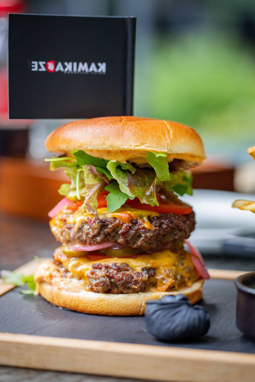 cheeseburger, burger, lunch, meal, hamburger, sandwich, food, american, fast, no people, meat, unhealthy, lettuce, dinner, cheese, bread, grilled, beef, vegetable, tasty, bun, snack, tomato, fast food, junk, wooden, isolated, eating, fat, diet, fastfood, delicious, studio, nutrition, rustic, cheddar, concept, big, fresh, sesame, health, healthy, photography, 